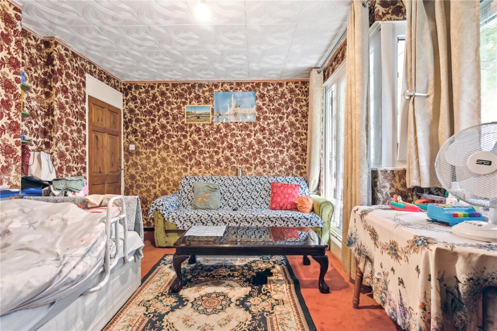 Main image of property: Hunton Street, London, E1