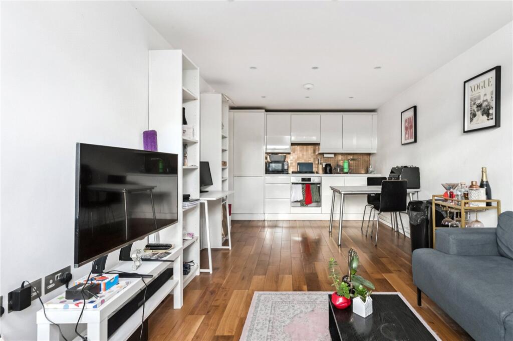 Main image of property: Hanbury Street, London, E1