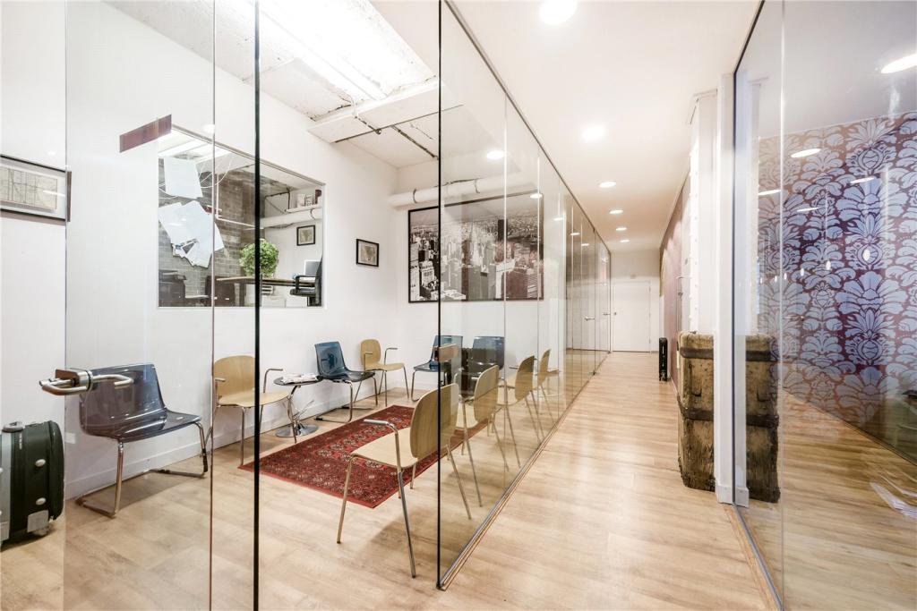4 bedroom apartment for sale in Gowers Walk, London, E1