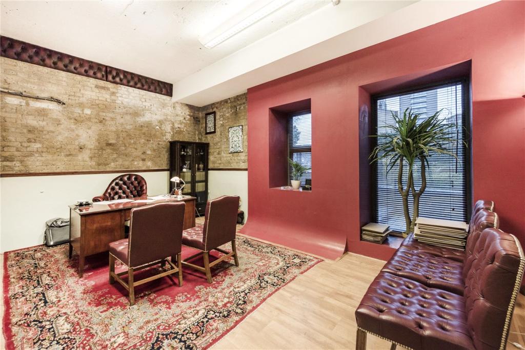 4 bedroom apartment for sale in Gowers Walk, London, E1