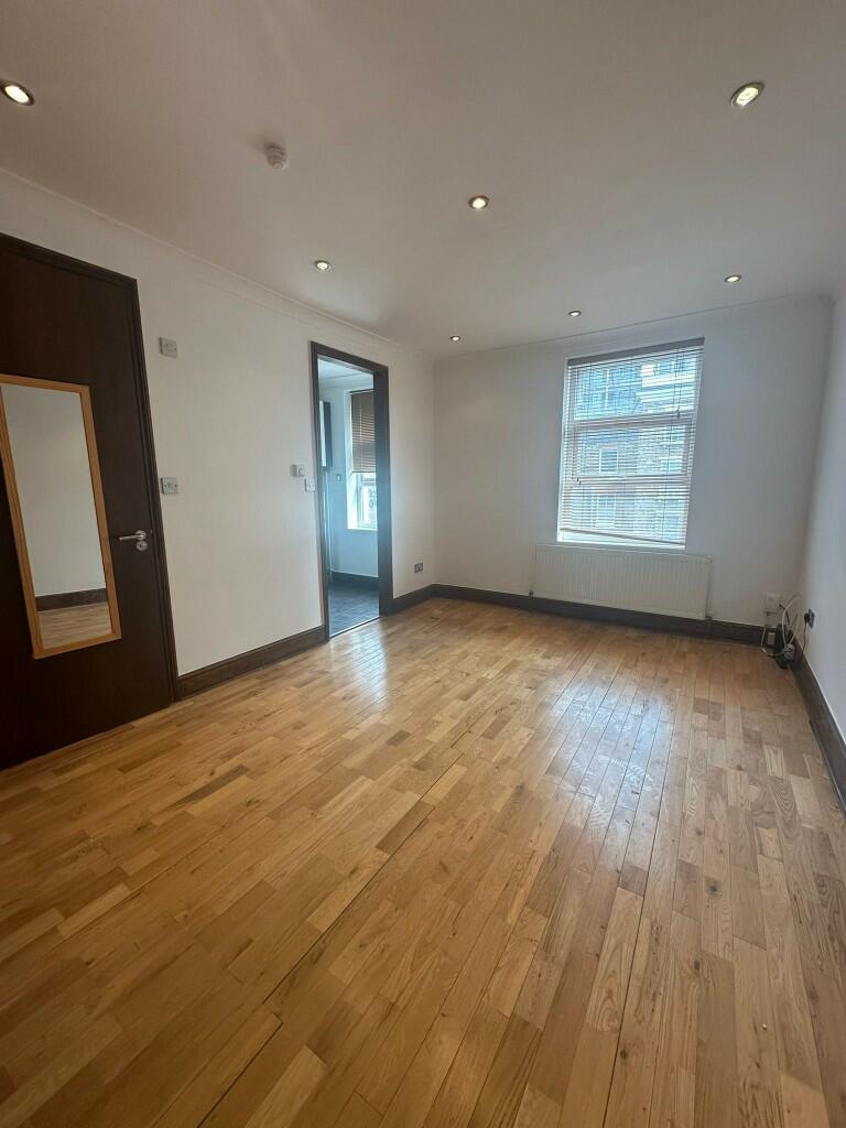 1 bedroom flat for rent in Kingsland Road, London, E8