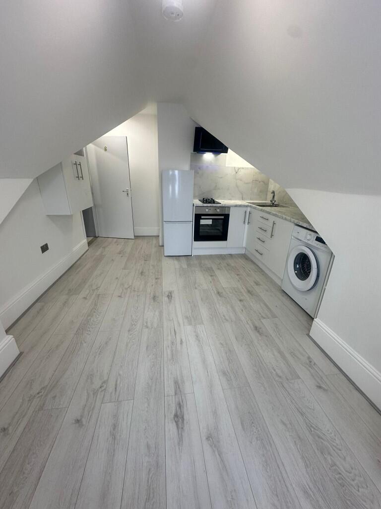 Main image of property: Flat 8 Forest Glade, London, E11
