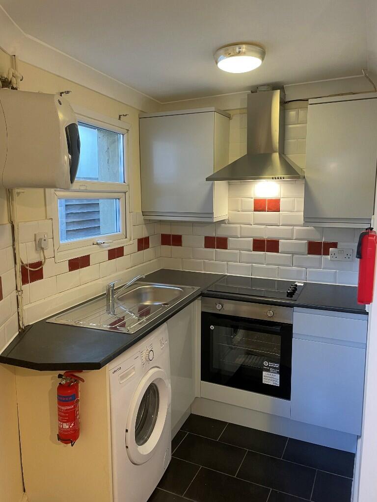 Main image of property: Flat 1 733High Road Leytonstone,London,E11