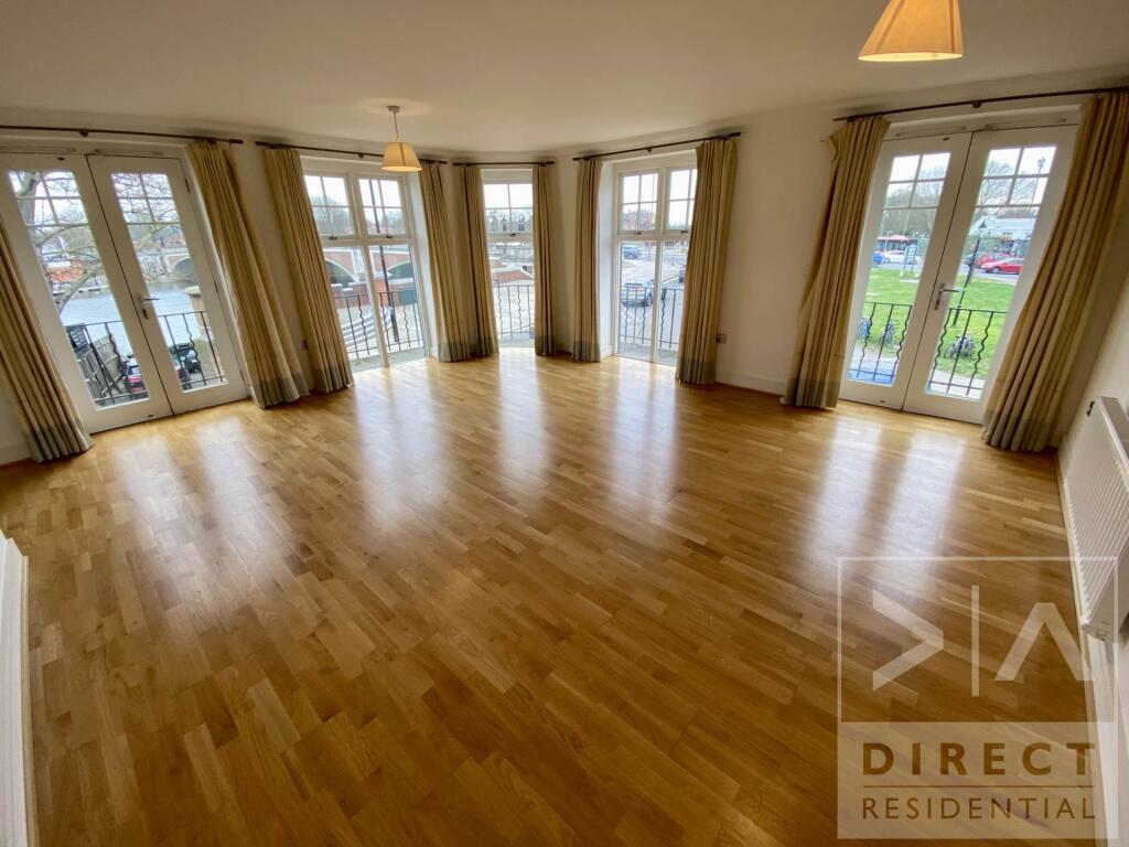 Main image of property: Bridge Road, East Molesey, KT8 9EP