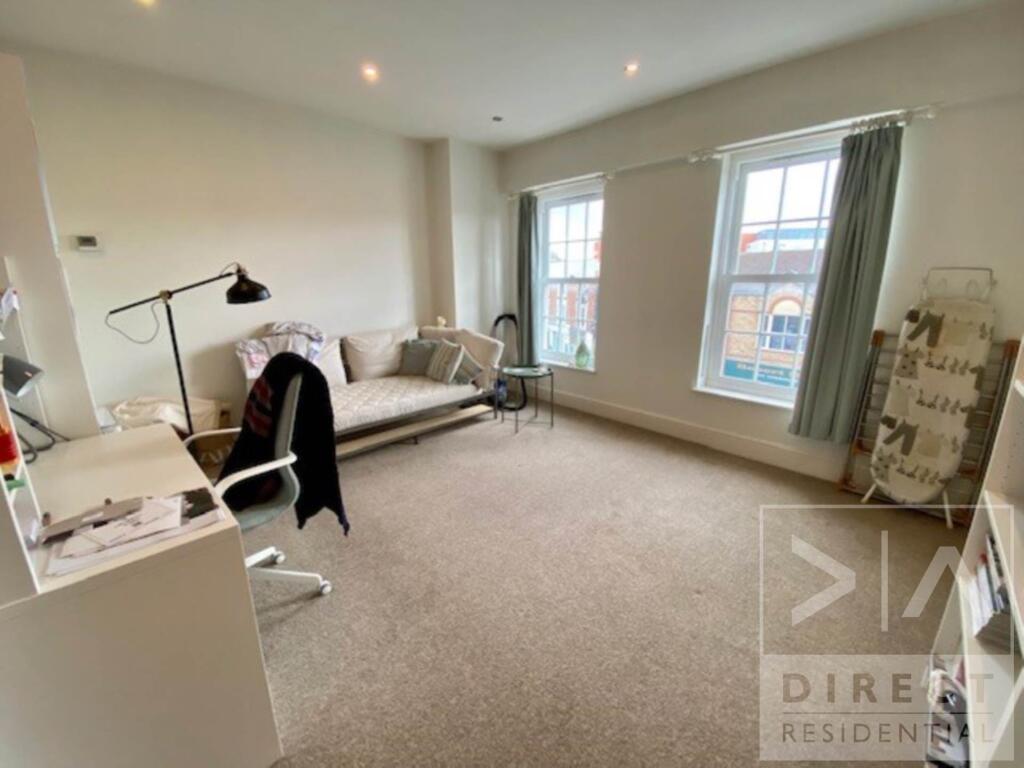 Main image of property: High Street, Epsom, KT19 8AH