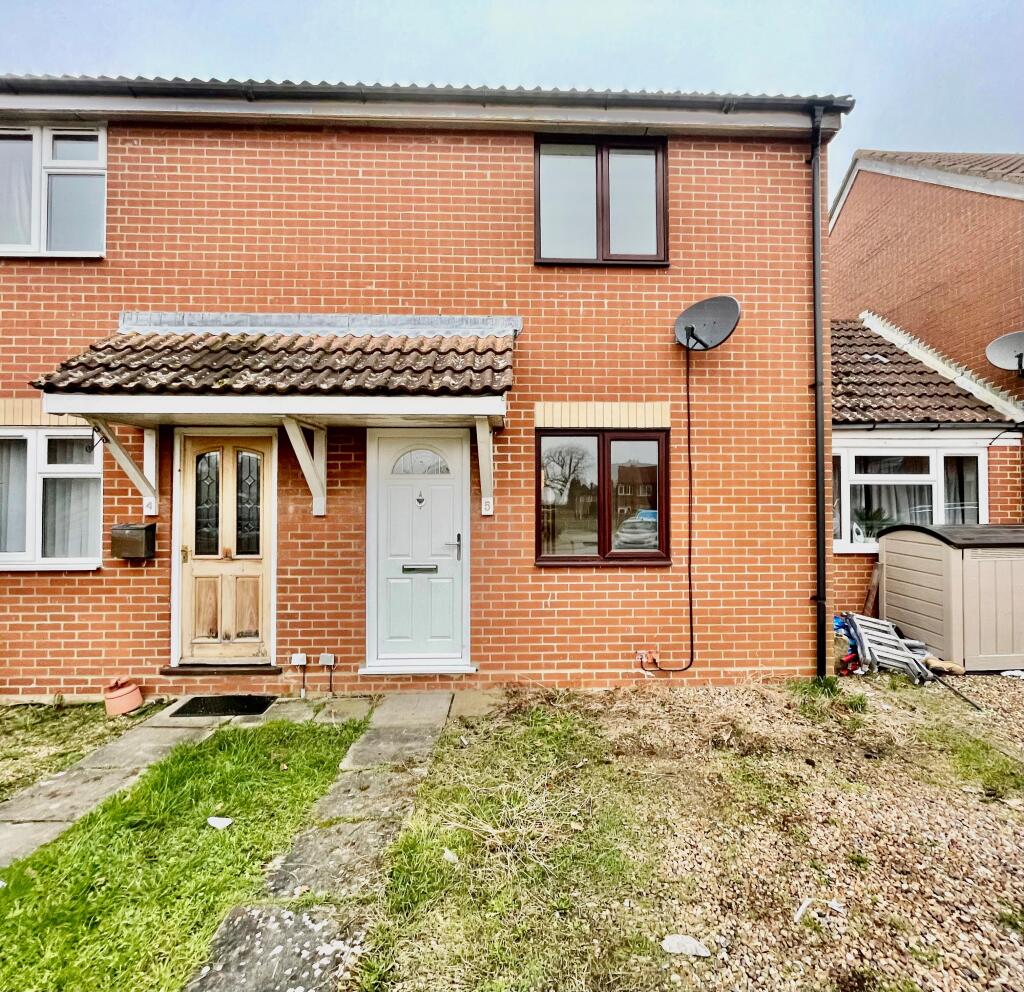 Main image of property: Baxter Close, Long Stratton, NR15 2RY