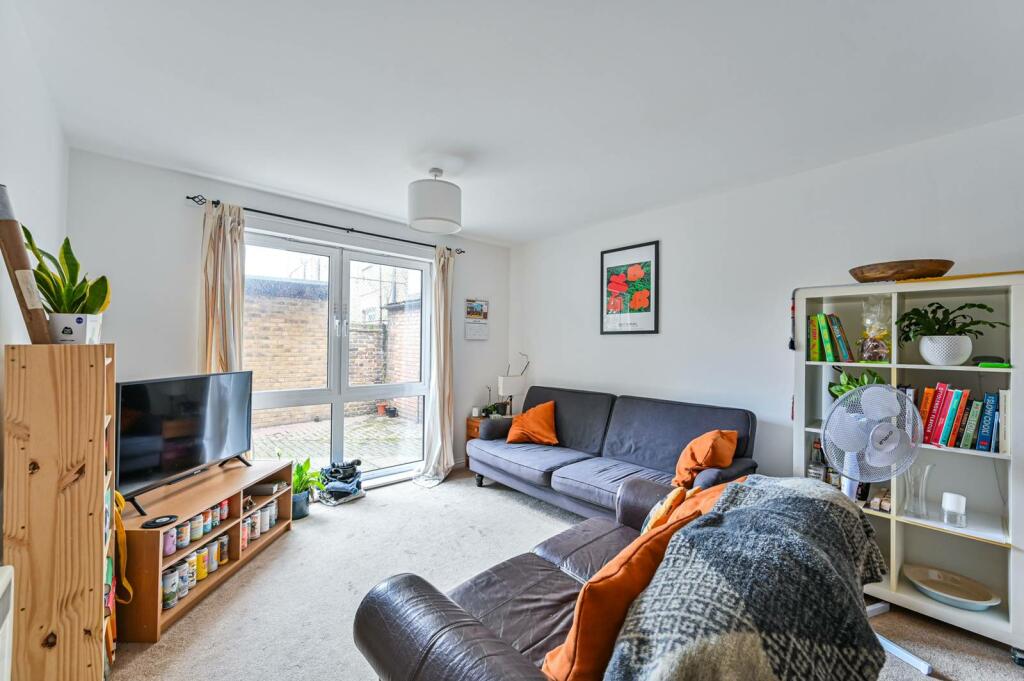 1 bedroom flat for sale in Effra Parade, Brixton, London, SW2