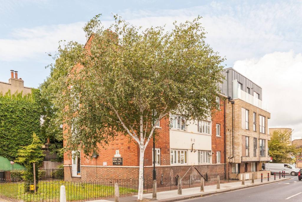 1 bedroom flat for sale in Herne Hill Road, Herne Hill, London, SE24