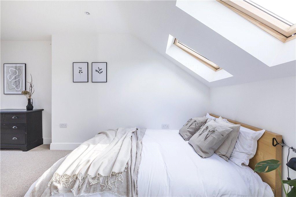 4 bedroom terraced house for sale in Bromley Road, Walthamstow, London, E17