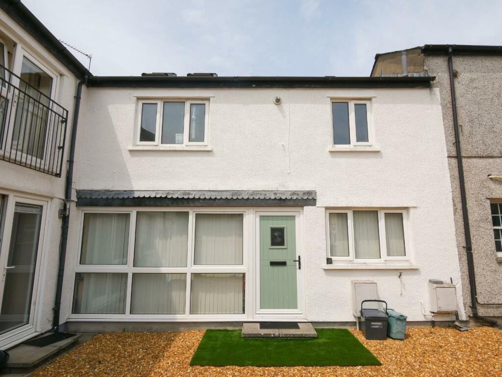1 bedroom terraced house for sale in Salop Street, Penarth, CF64