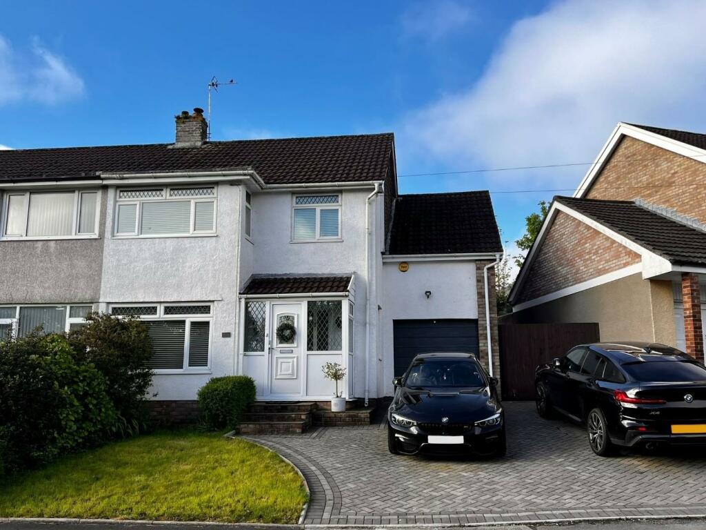 4 bedroom semidetached house for sale in Dochdwy Road, Llandough, CF64