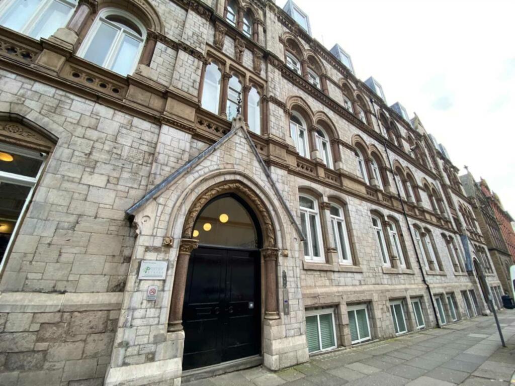 2 bedroom flat for rent in Westminster Chambers, Crosshal, Liverpool, L1