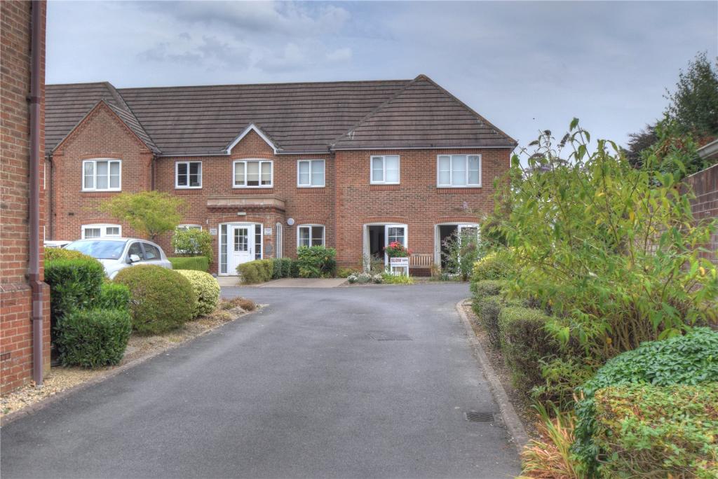 1 bedroom retirement property for sale in Cremorne Place, King