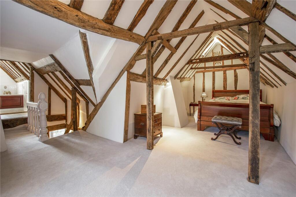 4 bedroom detached house for sale in Hylton Road, Petersfield, GU32
