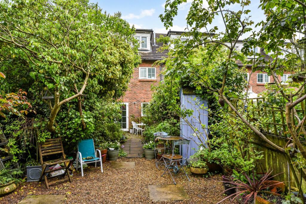 4 bedroom end of terrace house for sale in The Mews, Madeline Road
