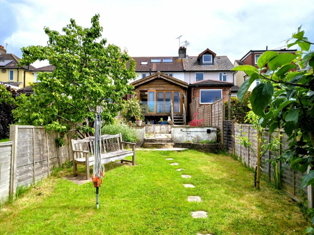 3 bedroom terraced house for sale in The Causeway, Petersfield