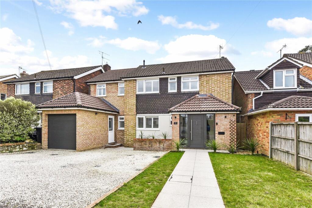 4 bedroom detached house for sale in Greenfields, Liss, Hampshire, GU33