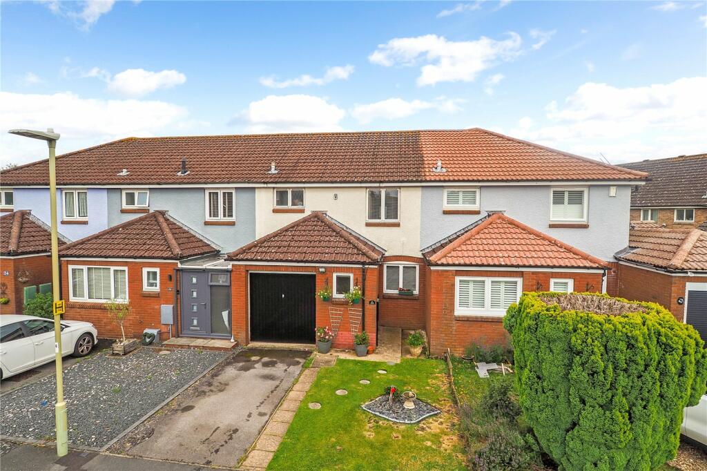 3 bedroom terraced house for sale in Wheatear Drive, Petersfield
