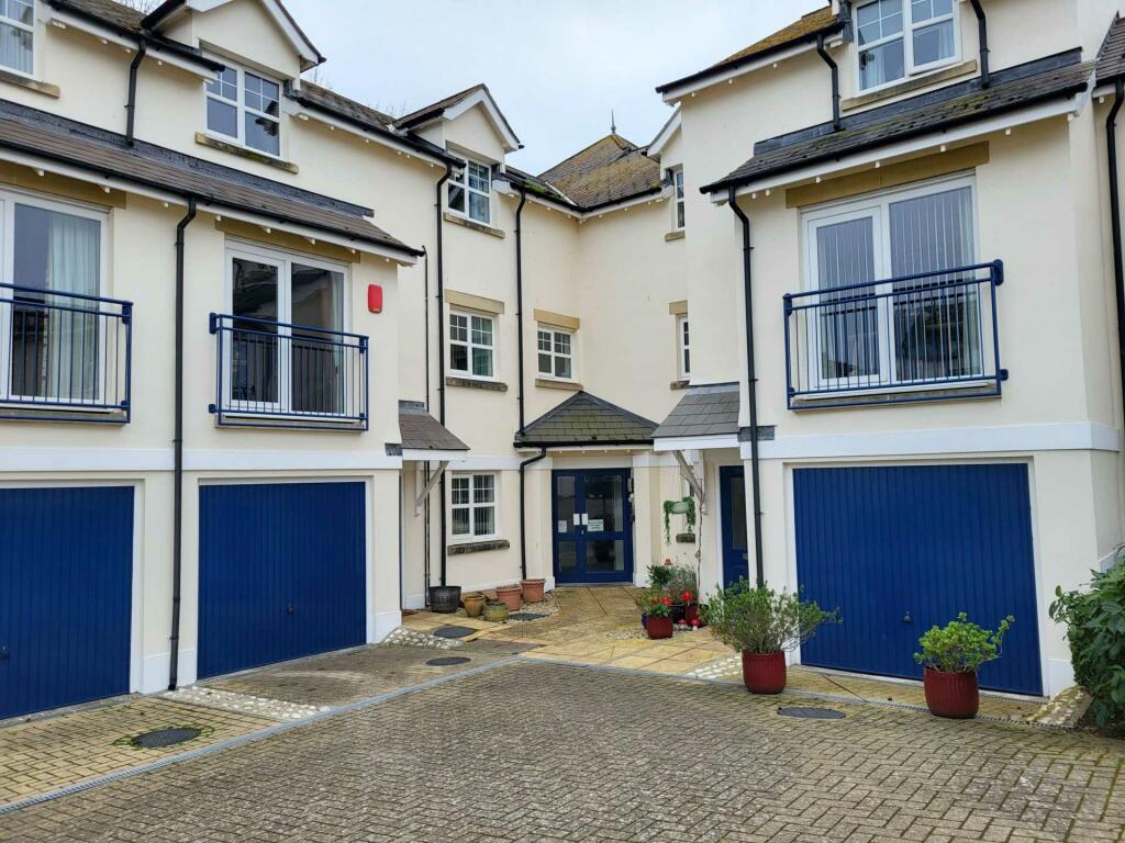 2 bedroom flat for sale in Fleet Court, Seaton, Devon, EX12