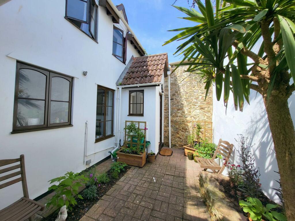 2 bedroom terraced house for sale in Fore Street, Seaton, Devon, EX12