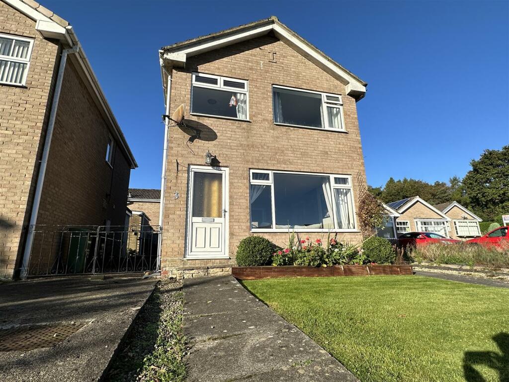 3 bedroom detached house for sale in Woodcock Drive, Scotton, DL9