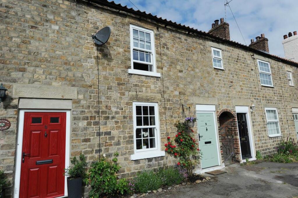 2 bedroom cottage for sale in High Row, Scorton, Richmond, DL10