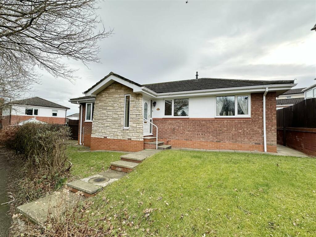 3 bedroom detached bungalow for sale in St. Oswalds Road, Catterick Garrison, DL9