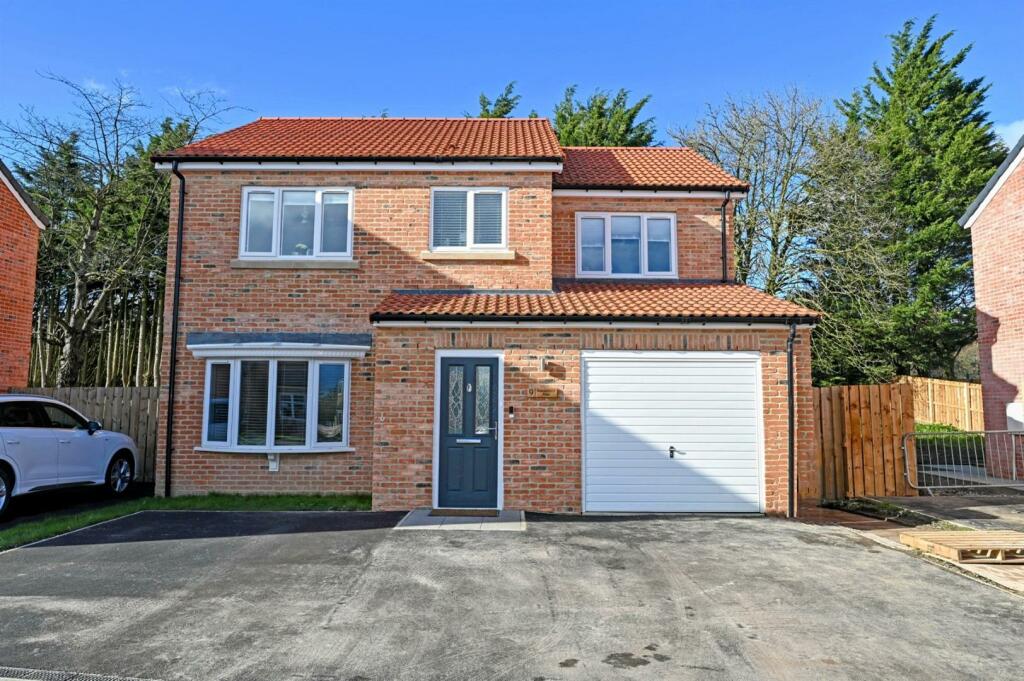 4 bedroom detached house for sale in Hipswell Road, Catterick Garrison, DL9
