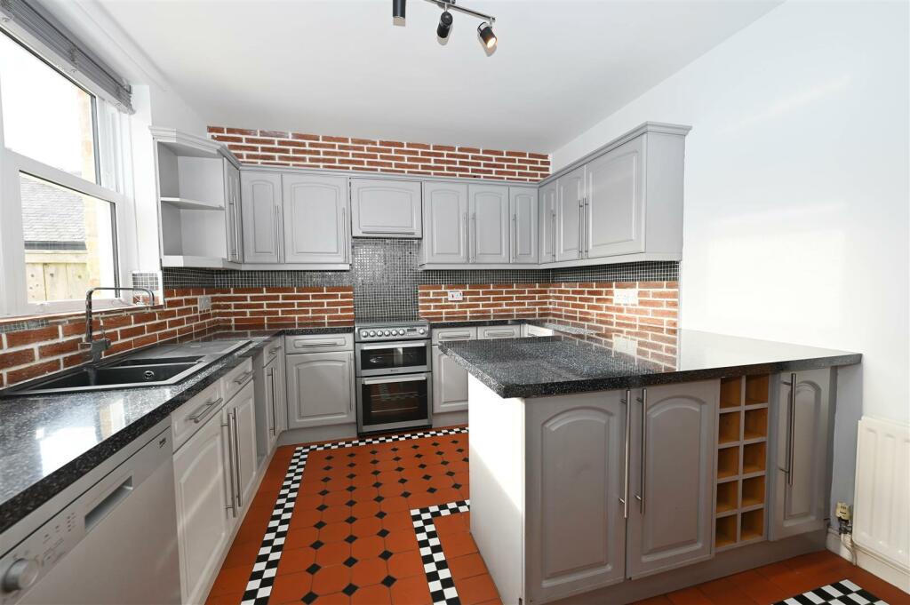 Additional property image - Seagrim Crescent, Richmond