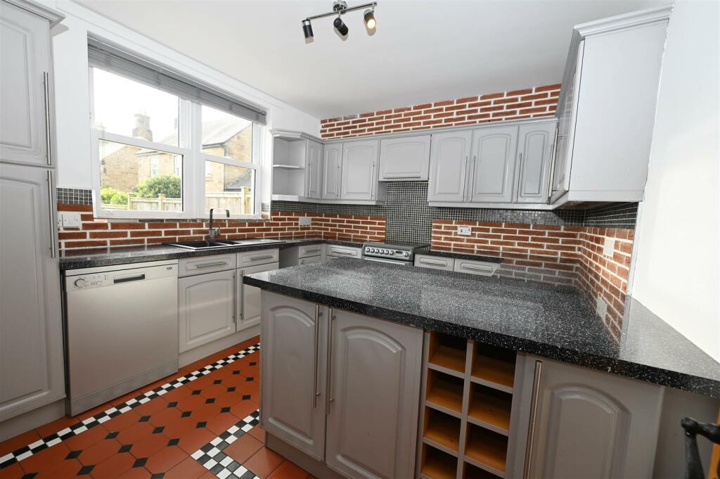 Additional property image - Seagrim Crescent, Richmond