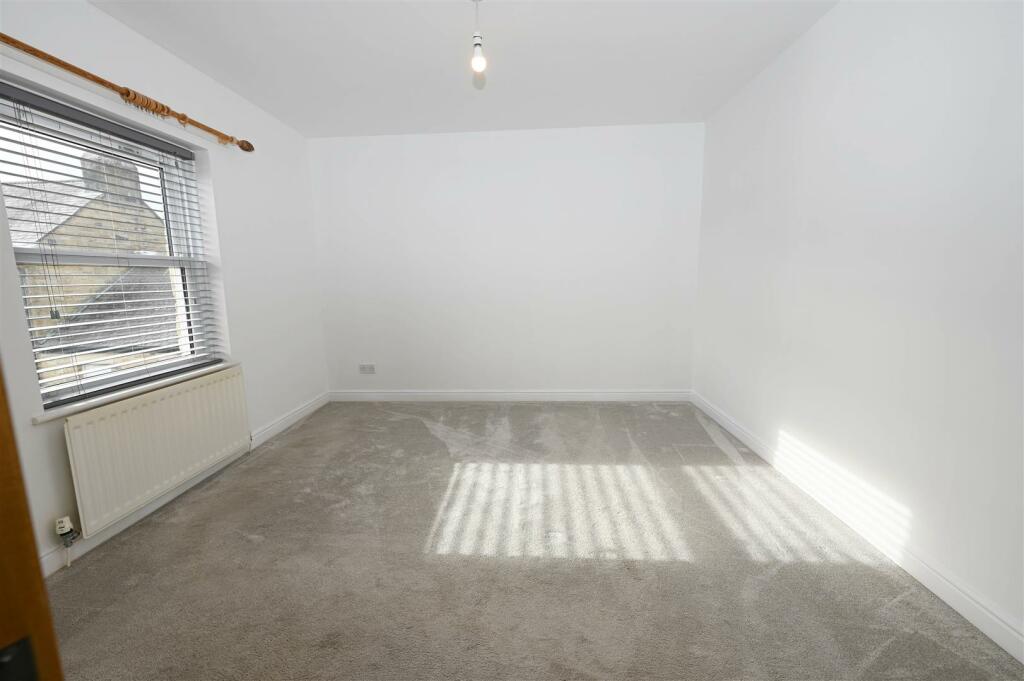 Additional property image - Seagrim Crescent, Richmond