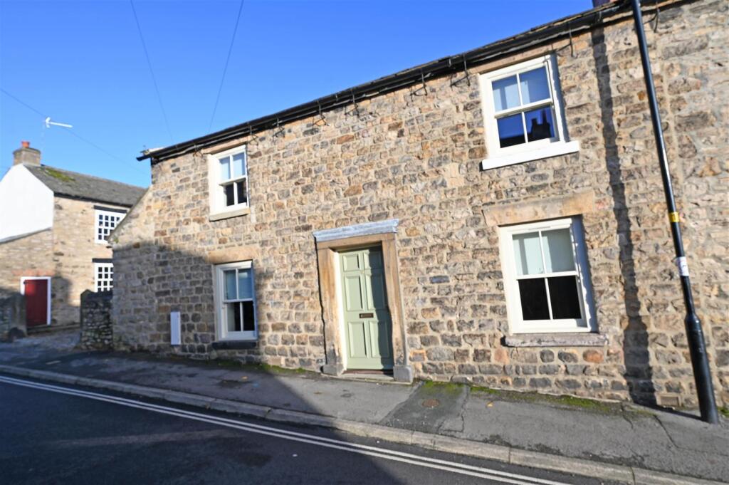 Main image of property: Wellington Place, Richmond