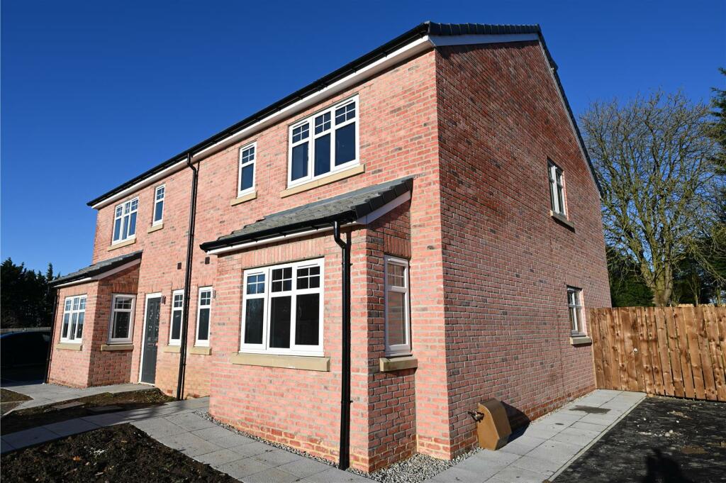 3 bedroom semidetached house for sale in Hipswell Road, Catterick