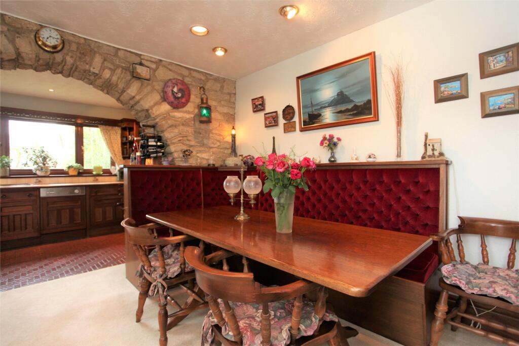 3 bedroom semidetached house for sale in Primrose Lane, Manningford