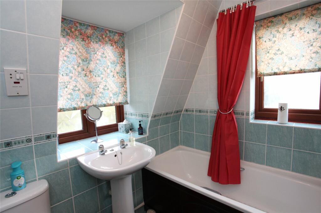 3 bedroom semidetached house for sale in Primrose Lane, Manningford