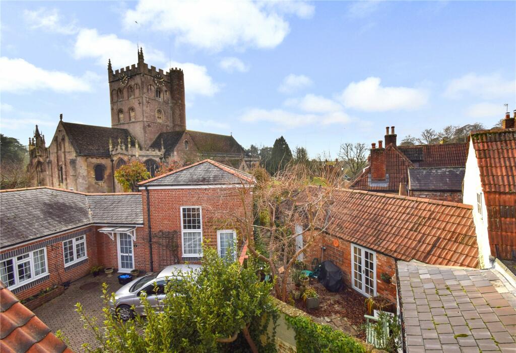 4 bedroom terraced house for sale in Long Street, Devizes, Wiltshire, SN10