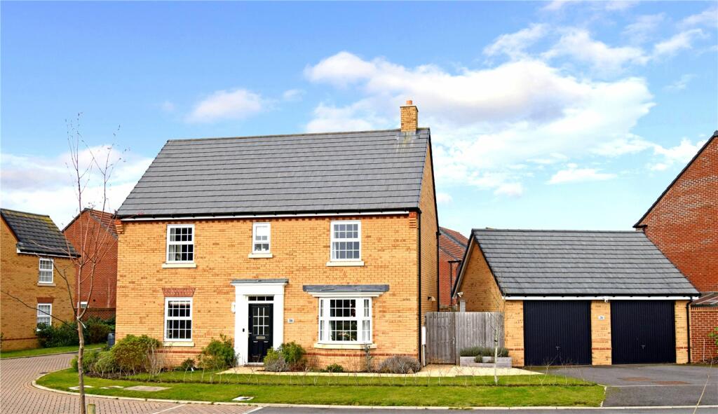 4 bedroom detached house for sale in Gandy Way, Devizes, Wiltshire, SN10