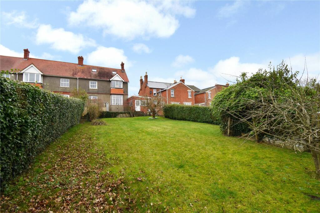 3 bedroom semidetached house for sale in Avon Road, Devizes, Wiltshire, SN10