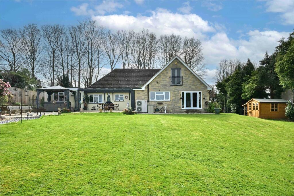 4 bedroom detached house for sale in Old Park, Devizes, Wiltshire, SN10