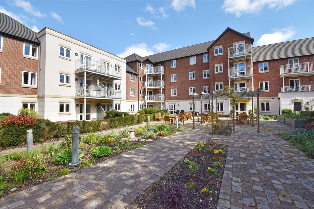 2 bedroom apartment for sale in Bath Road, Devizes, Wiltshire, SN10