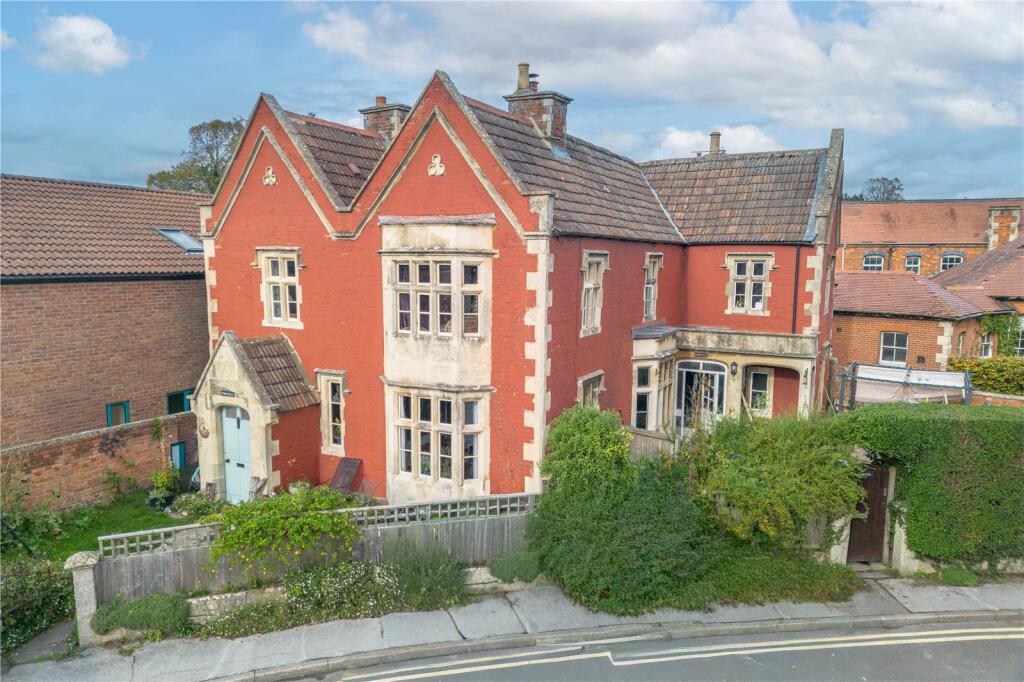 Main image of property: New Park Road, Devizes, Wiltshire, SN10