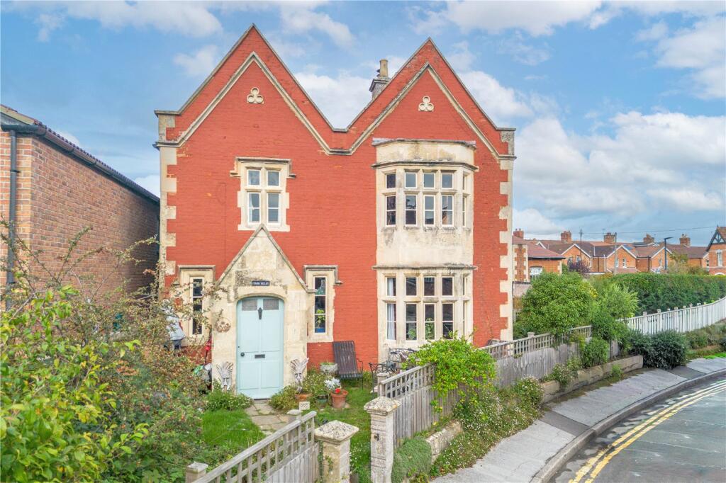 Main image of property: New Park Road, Devizes, Wiltshire, SN10