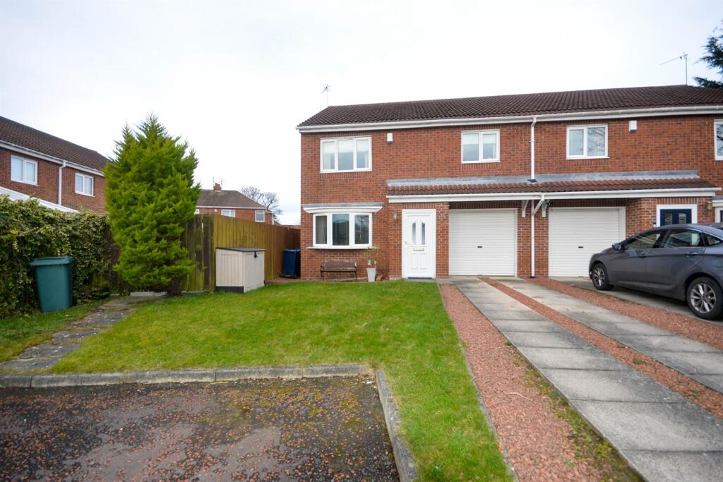 4 bedroom semidetached house for sale in Duchess Crescent East, Jarrow