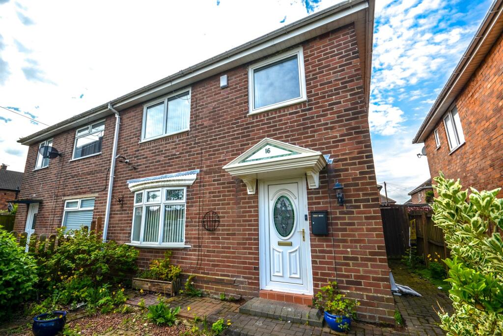 3 bedroom semidetached house for sale in Somerset Road, Hebburn, NE31