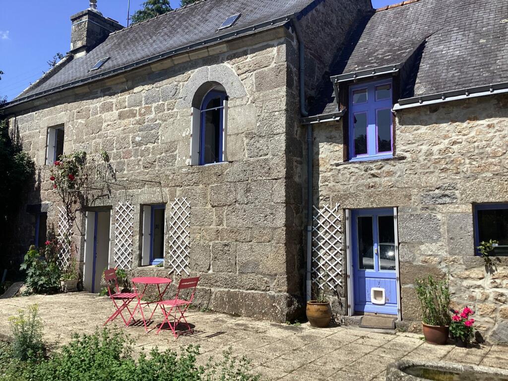 4 bedroom house for sale in Brittany, Côtesd'Armor, LescouëtGouarec