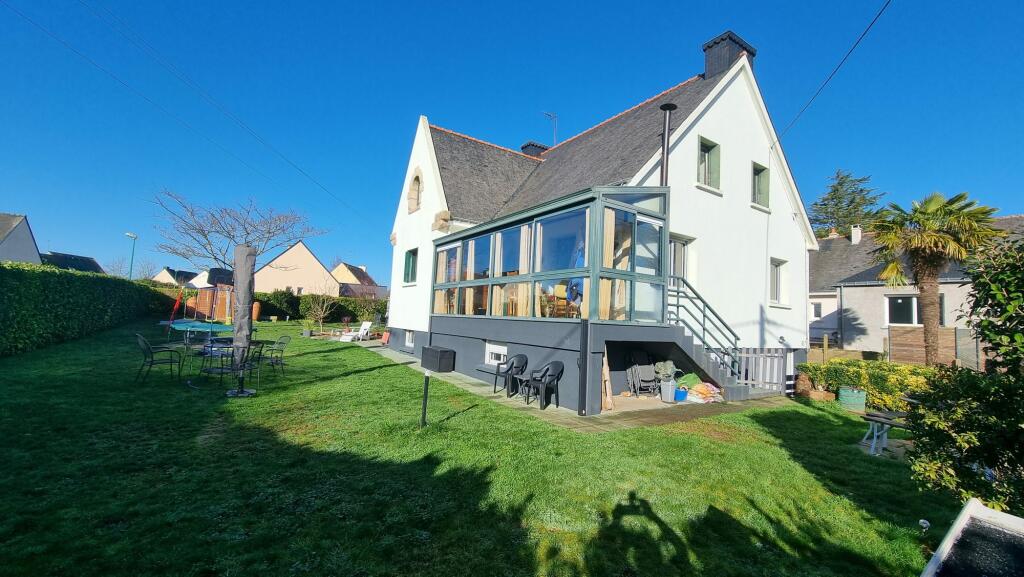 5 bedroom house for sale in Brittany, Morbihan, NoyalPontivy, France