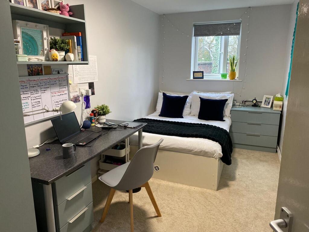 Main image of property: Room 1, 2 & 3, 20 Albert Square, Church Street, Lenton, Nottingham, NG7 2FH