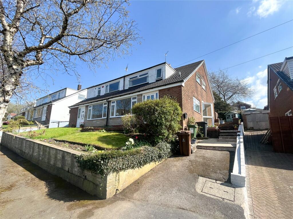 3 bedroom semidetached house for sale in Arundel Close, Carrbrook