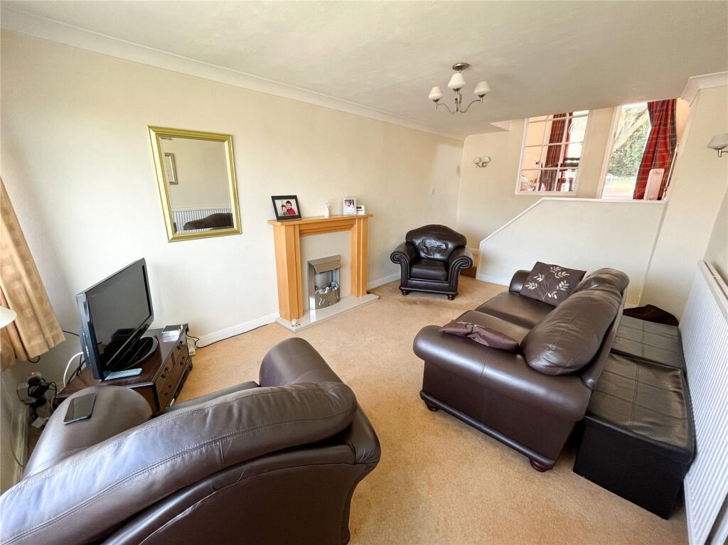 3 bedroom semidetached bungalow for sale in Arundel Close, Carrbrook