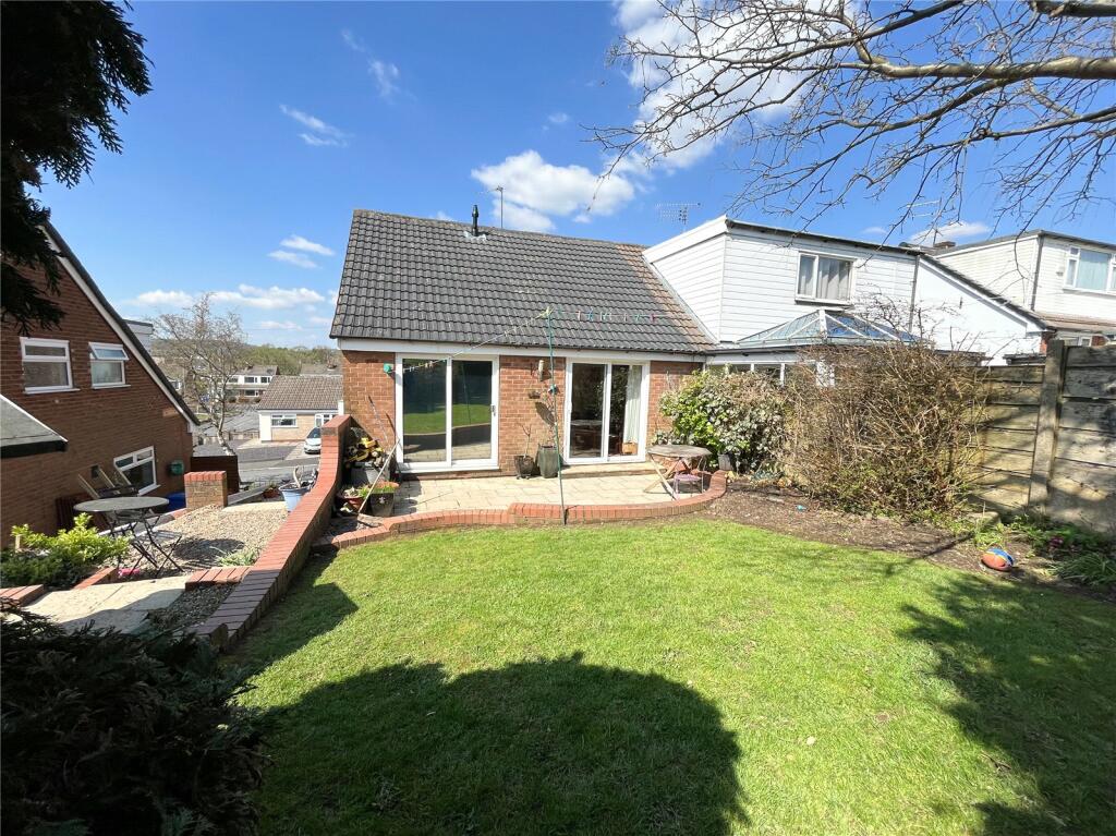 3 bedroom semidetached bungalow for sale in Arundel Close, Carrbrook